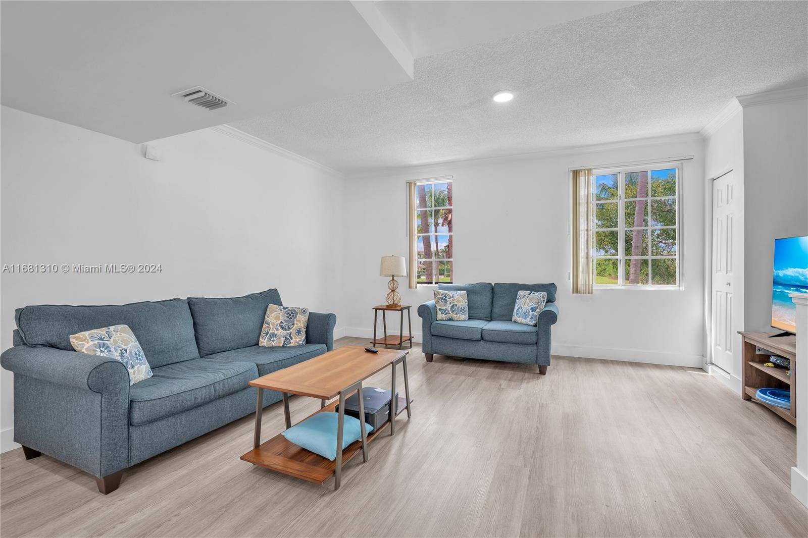 Aventura, FL 33180,2811 NE 185th St #802