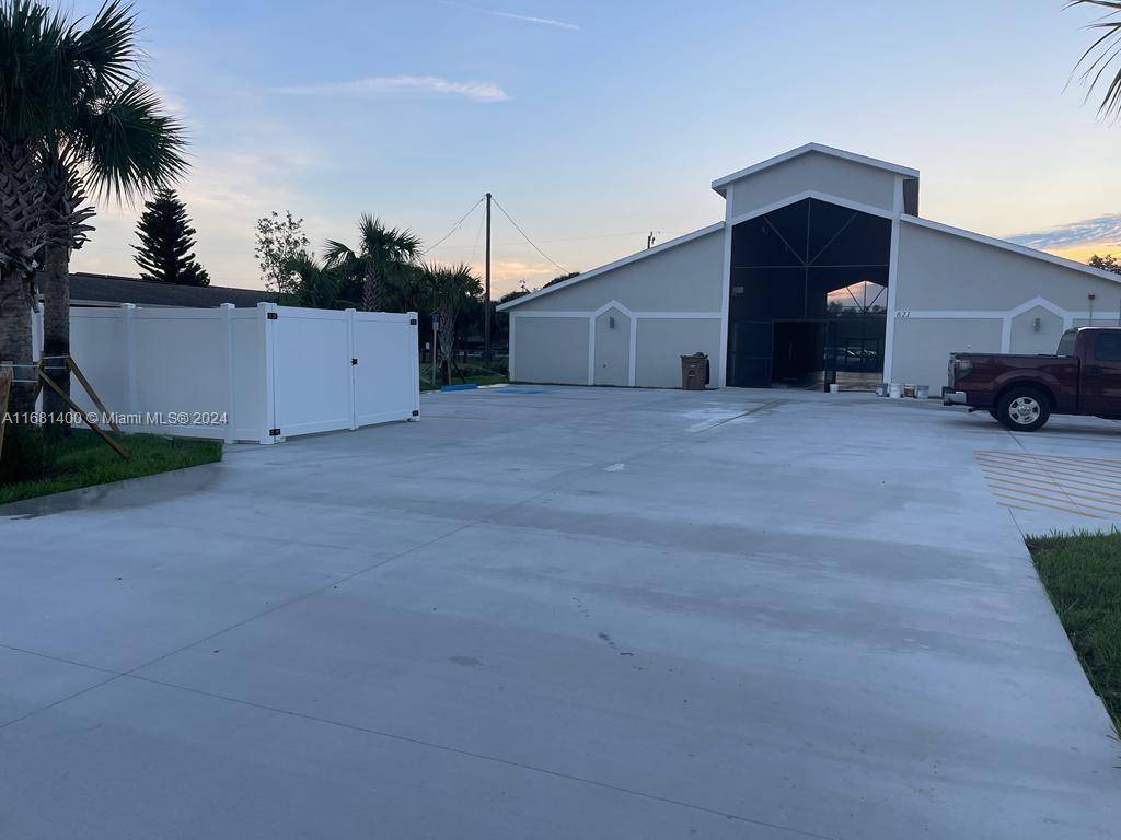 Lehigh Acres, FL 33936,621 Joel Blv