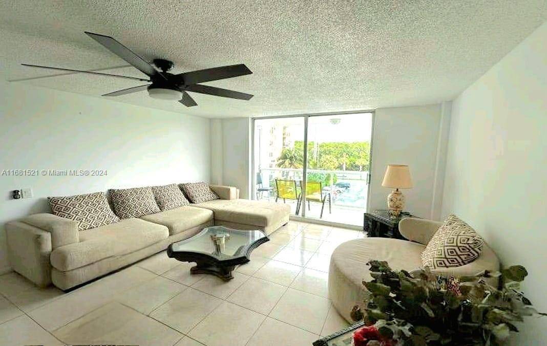 North Miami Beach, FL 33160,2841 NE 163rd St #414