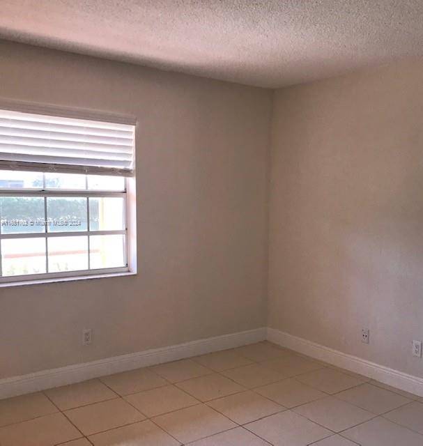 Pembroke Pines, FL 33026,10477 NW 7th St #104