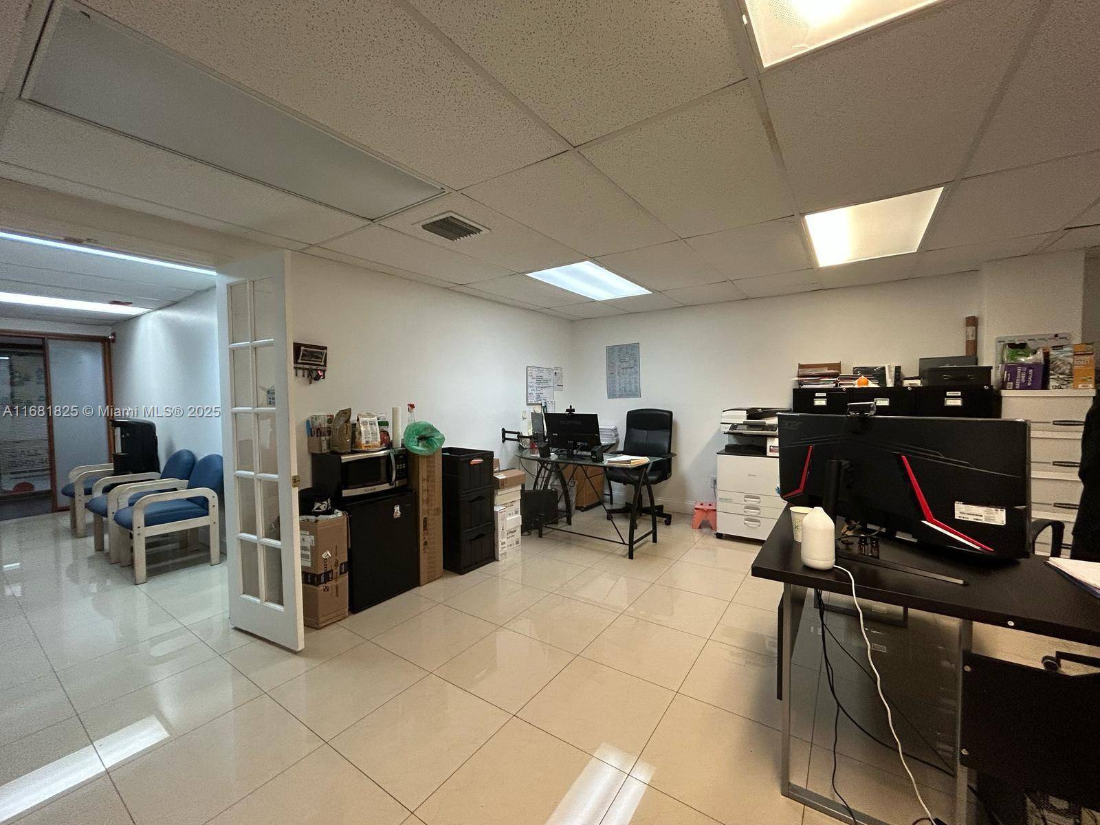 North Miami, FL 33181,13499 Biscayne Blvd #CUM4