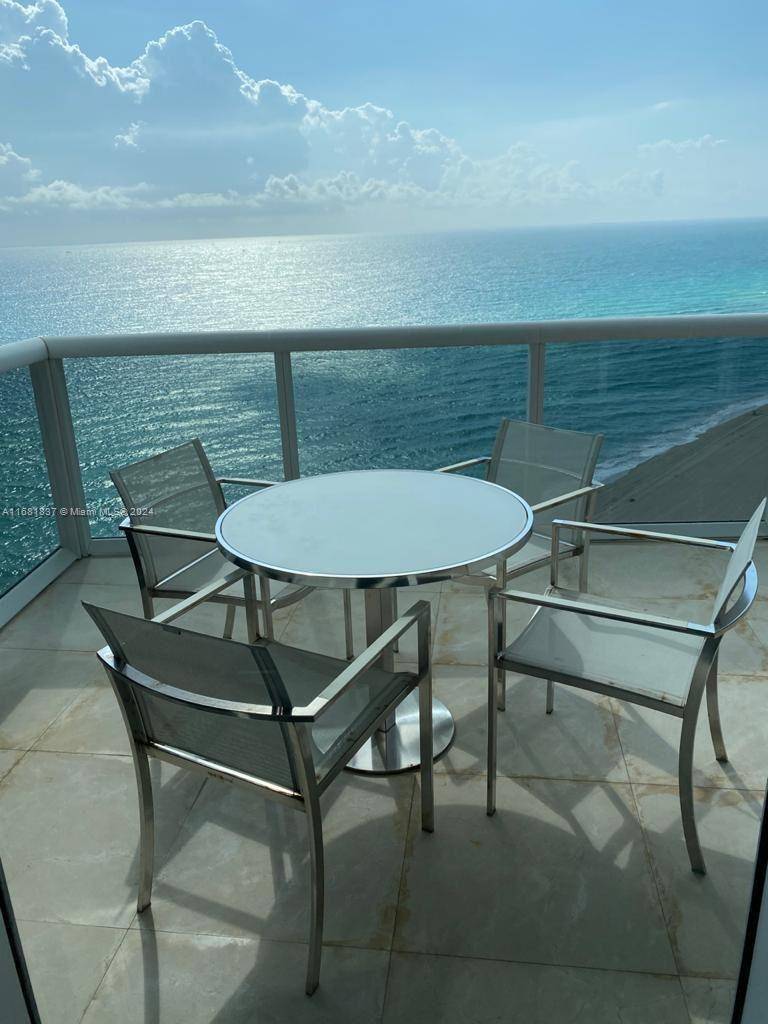 Sunny Isles Beach, FL 33160,18101 Collins Ave #1907