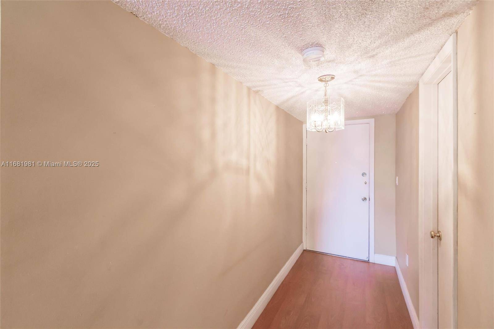 Hialeah, FL 33012,1900 W 54th St #213