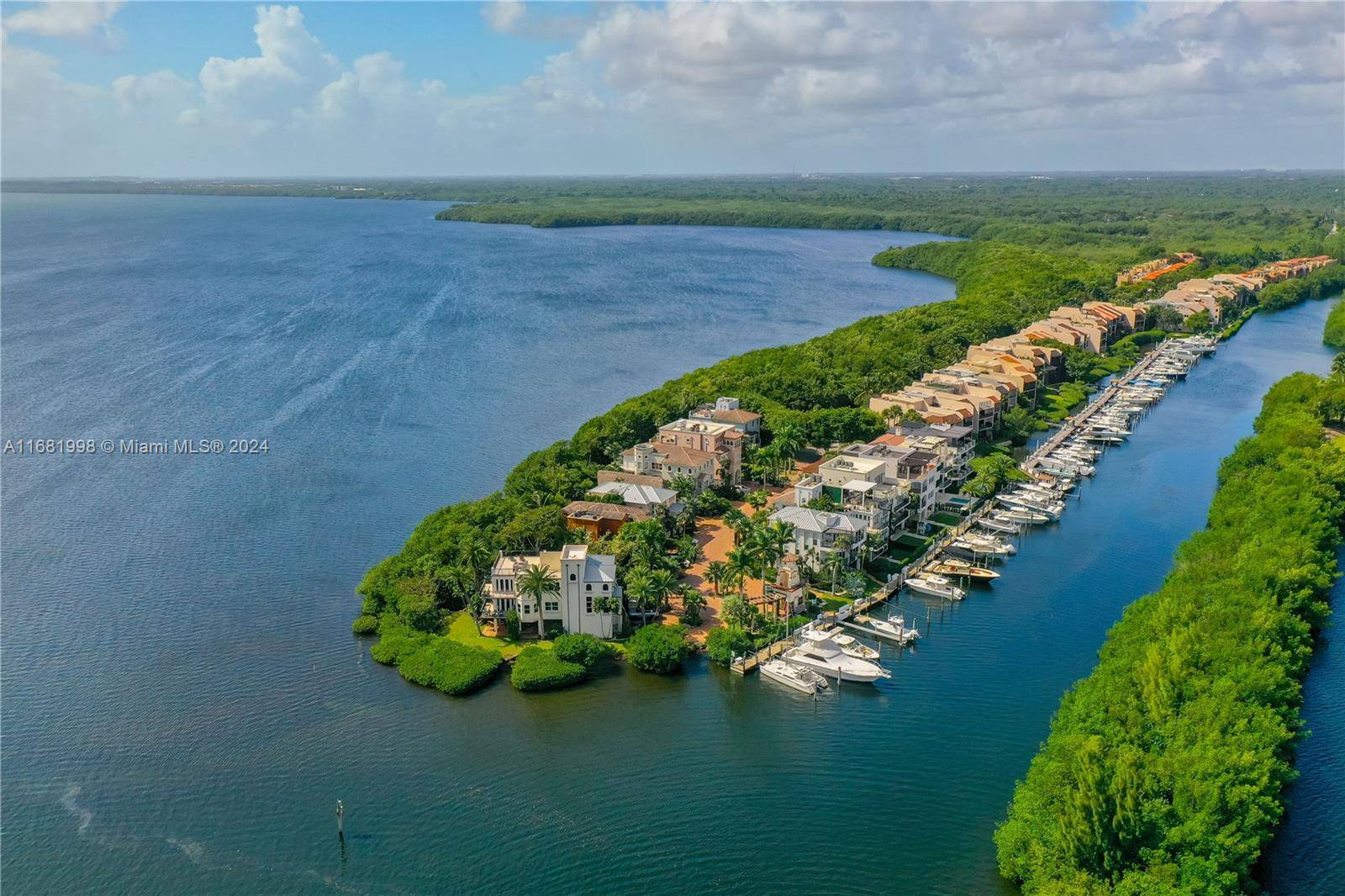 Palmetto Bay, FL 33157,5990 Paradise Point Dr #5990