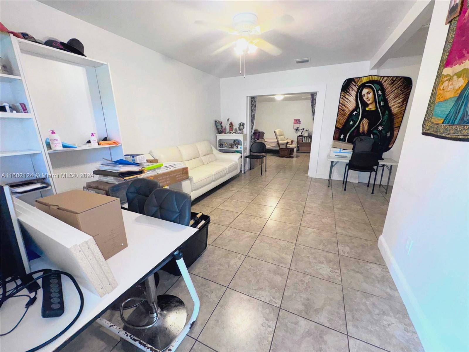 Miami, FL 33126,62 NW 73rd Pl