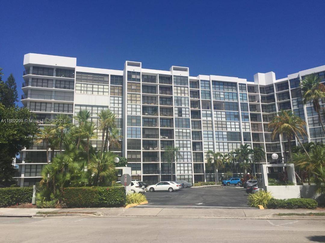 Hallandale Beach, FL 33009,800 Parkview Dr #601