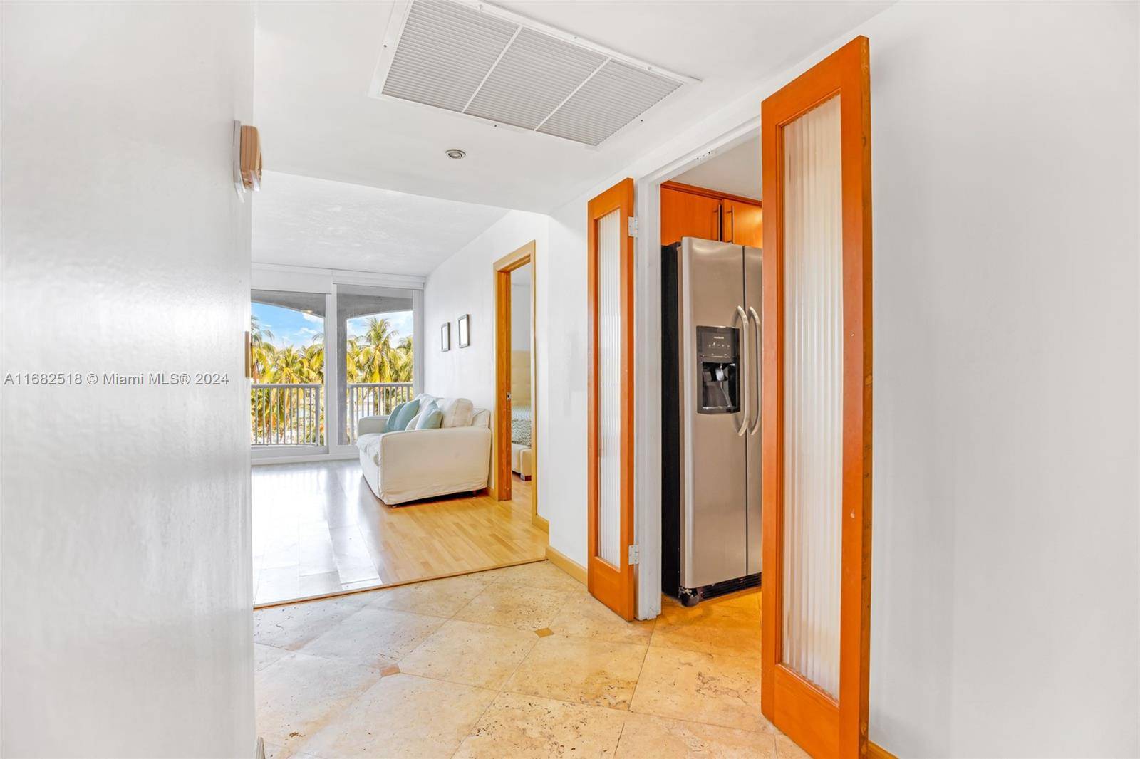 Miami Beach, FL 33140,5401 Collins Ave #133