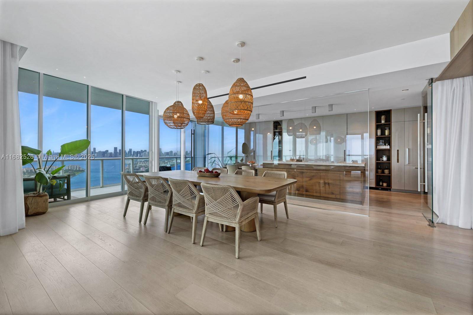 Miami Beach, FL 33139,100 S Pointe Dr #3803