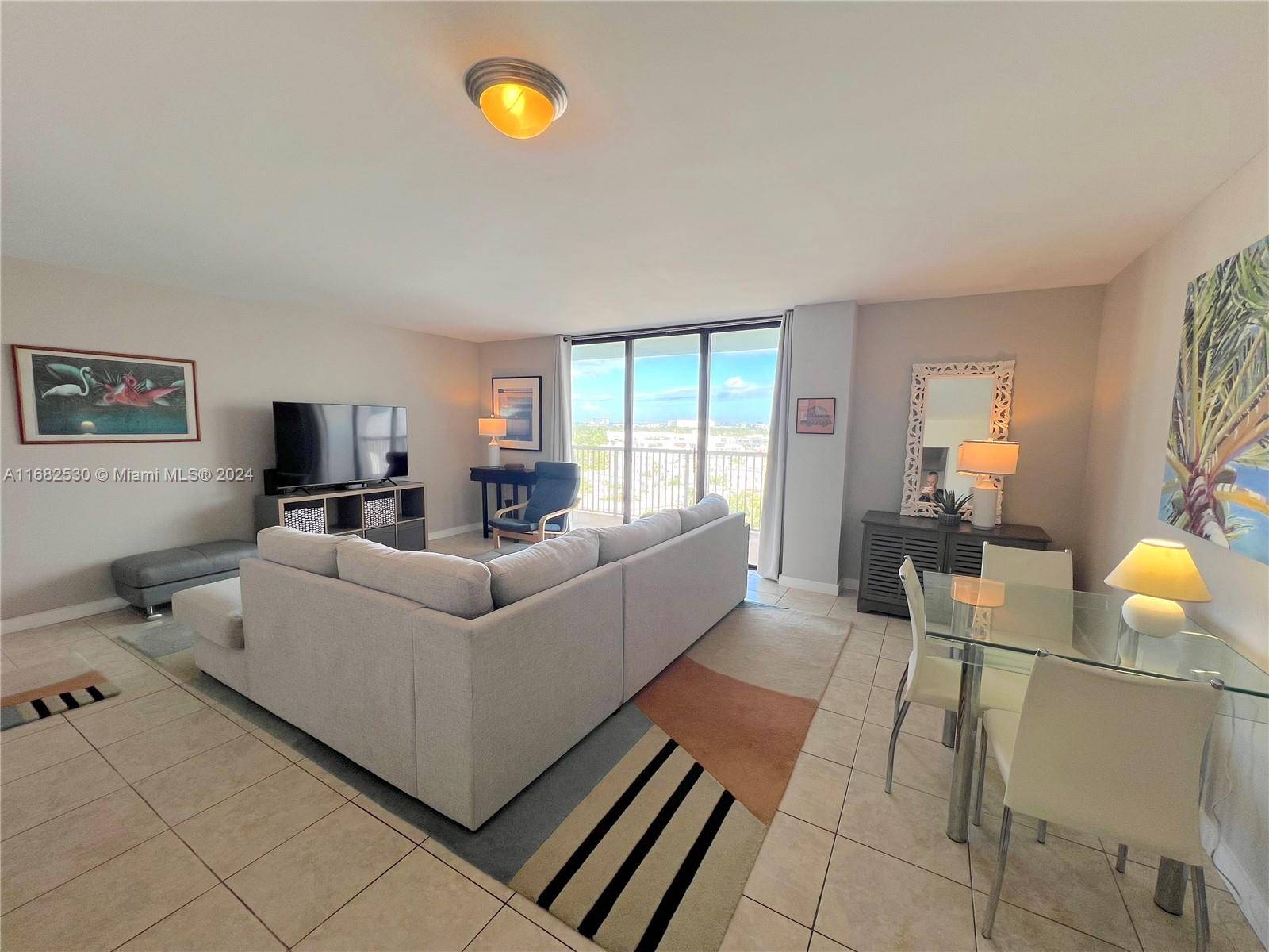 Miami Beach, FL 33139,1800 Collins Ave #11A