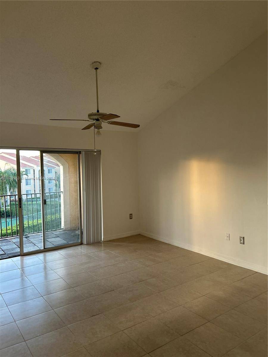 West Palm Beach, FL 33409,1743 Village Blvd #304