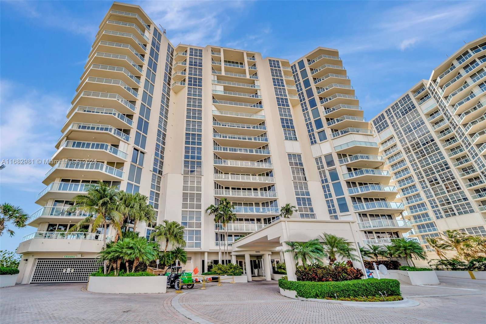 Hollywood, FL 33019,6051 N Ocean Dr #503