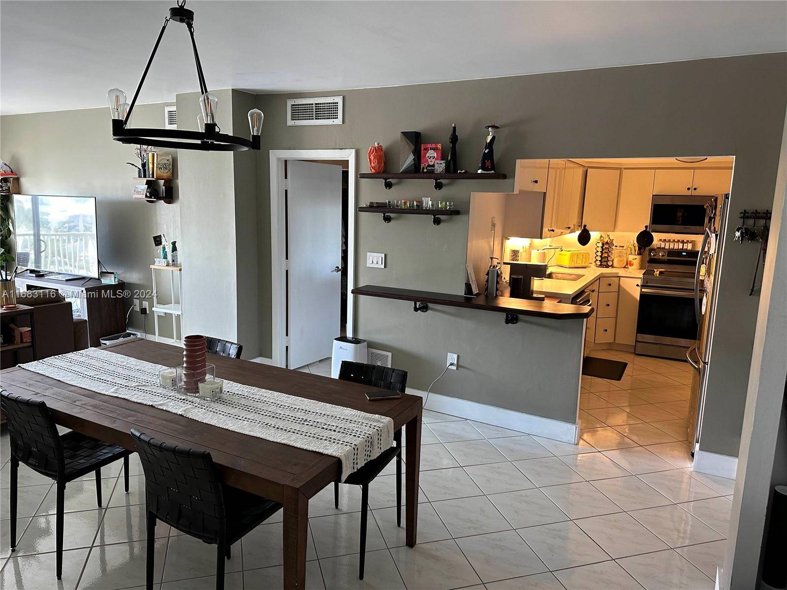 Sunny Isles Beach, FL 33160,300 Bayview Dr #703