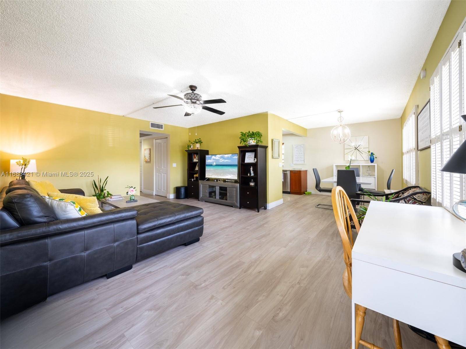 Pembroke Pines, FL 33027,400 SW 134th Way #114F