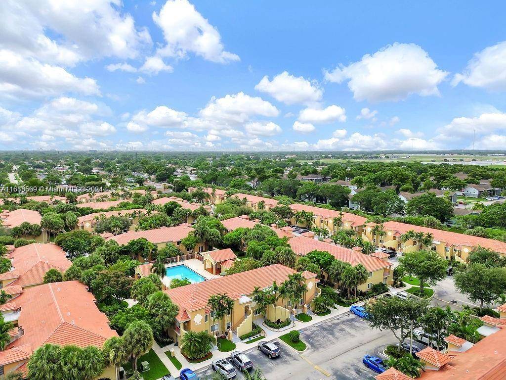 Pembroke Pines, FL 33024,7930 NW 7th St #201