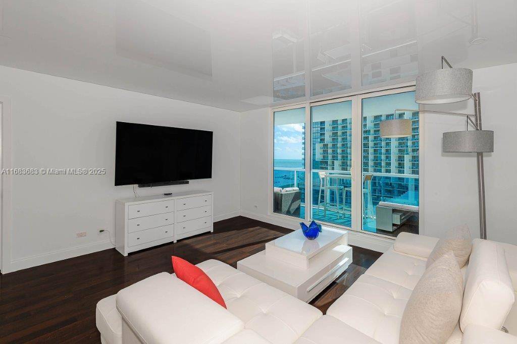 Miami Beach, FL 33139,2301 Collins Ave #1204