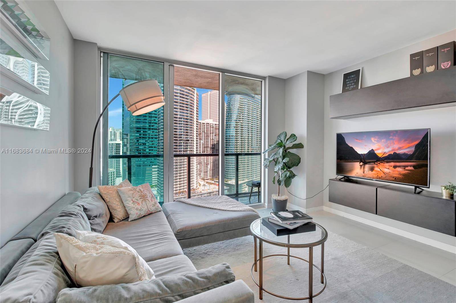 Miami, FL 33131,500 BRICKELL AV #3505
