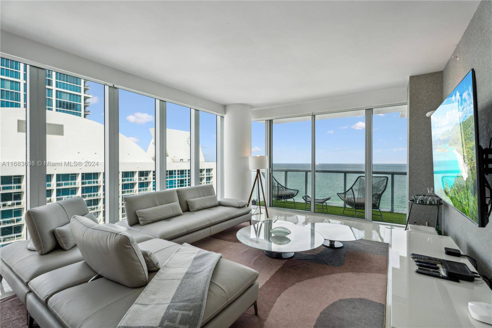 Miami Beach, FL 33141,6799 Collins Ave #1602