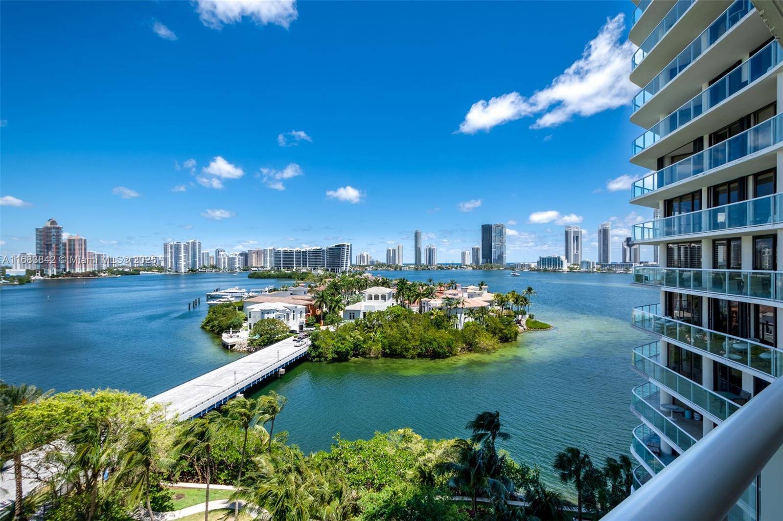 Aventura, FL 33160,4000 ISLAND BL #904