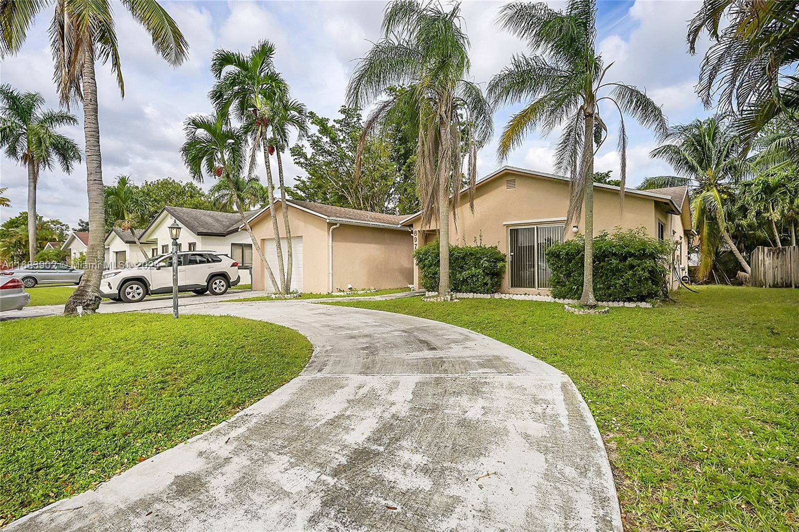 Boca Raton, FL 33433,8971 SW 9th St