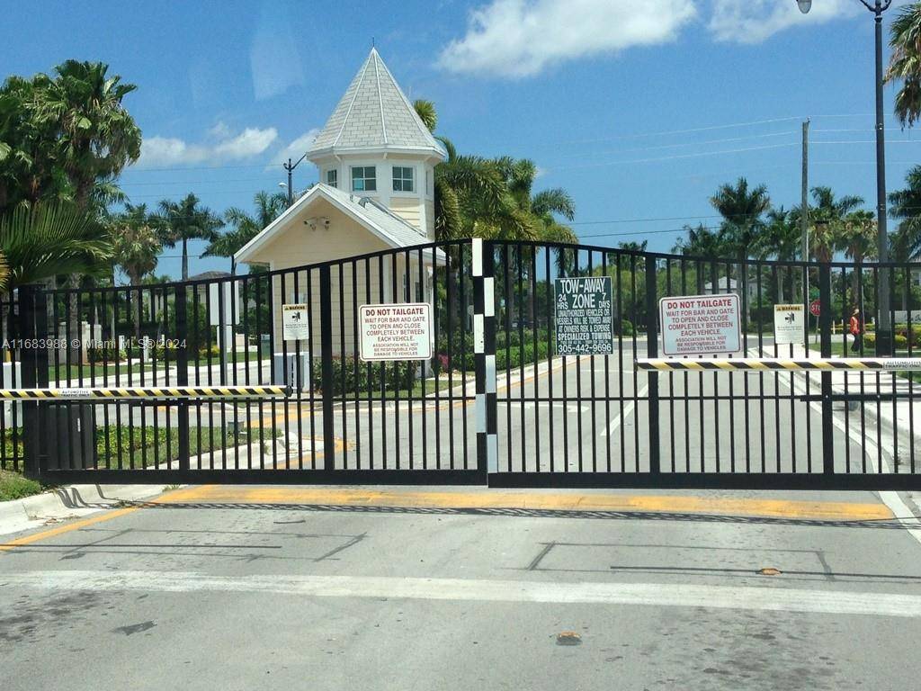Homestead, FL 33033,375 NE 26th Ave #101