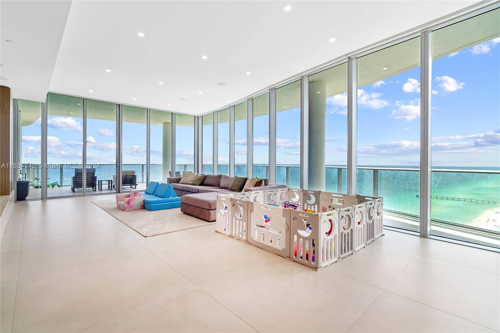 Sunny Isles Beach, FL 33160,17475 Collins Ave #2701