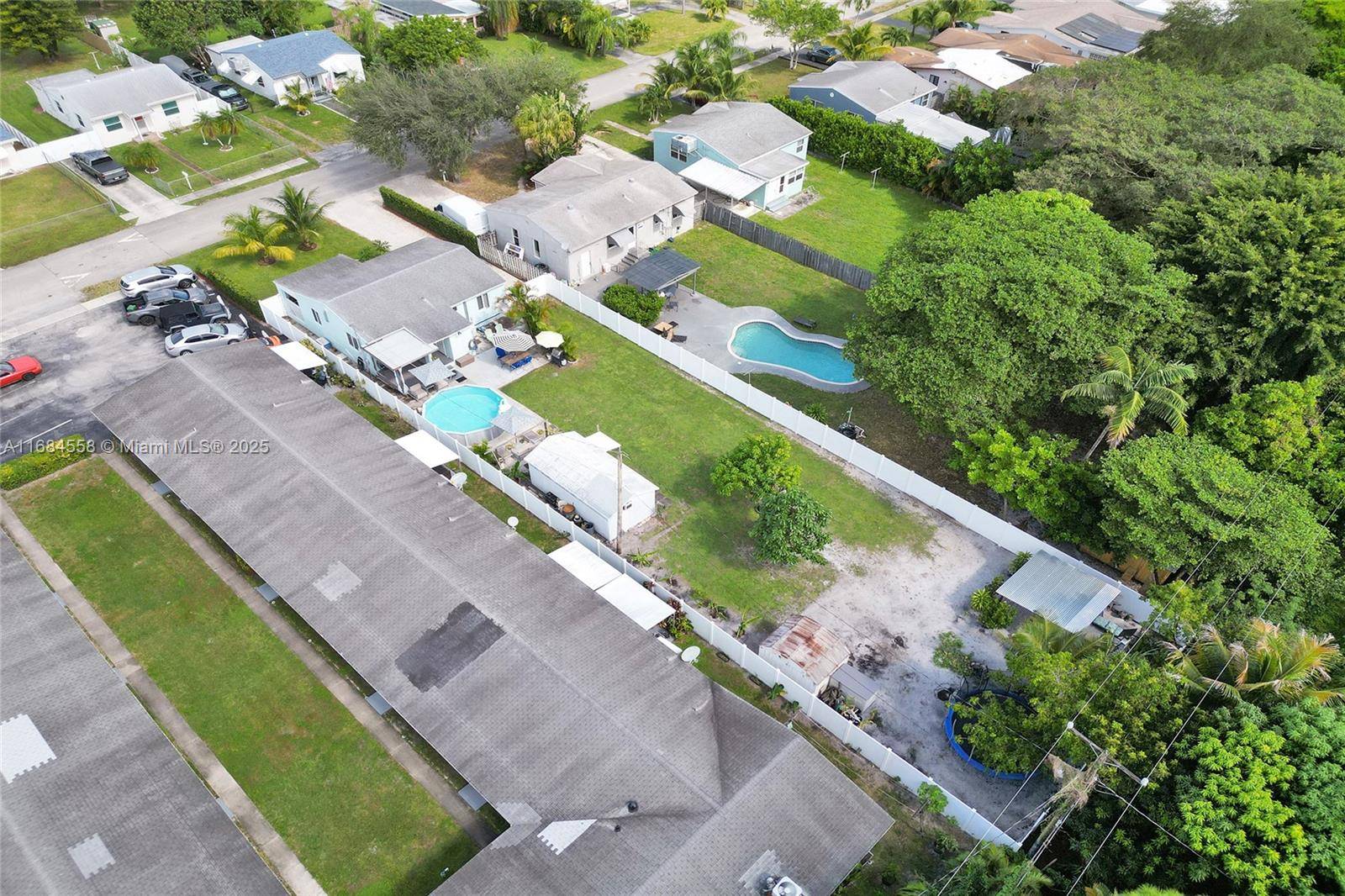 Hollywood, FL 33020,2726 Taylor St