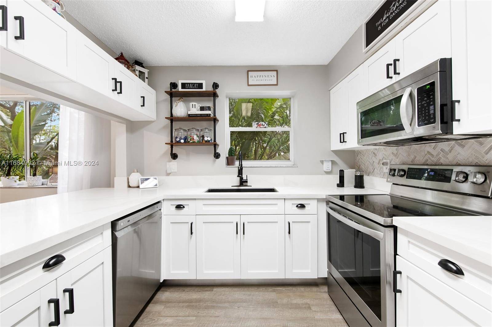 Plantation, FL 33324,751 N Pine Island Rd #202