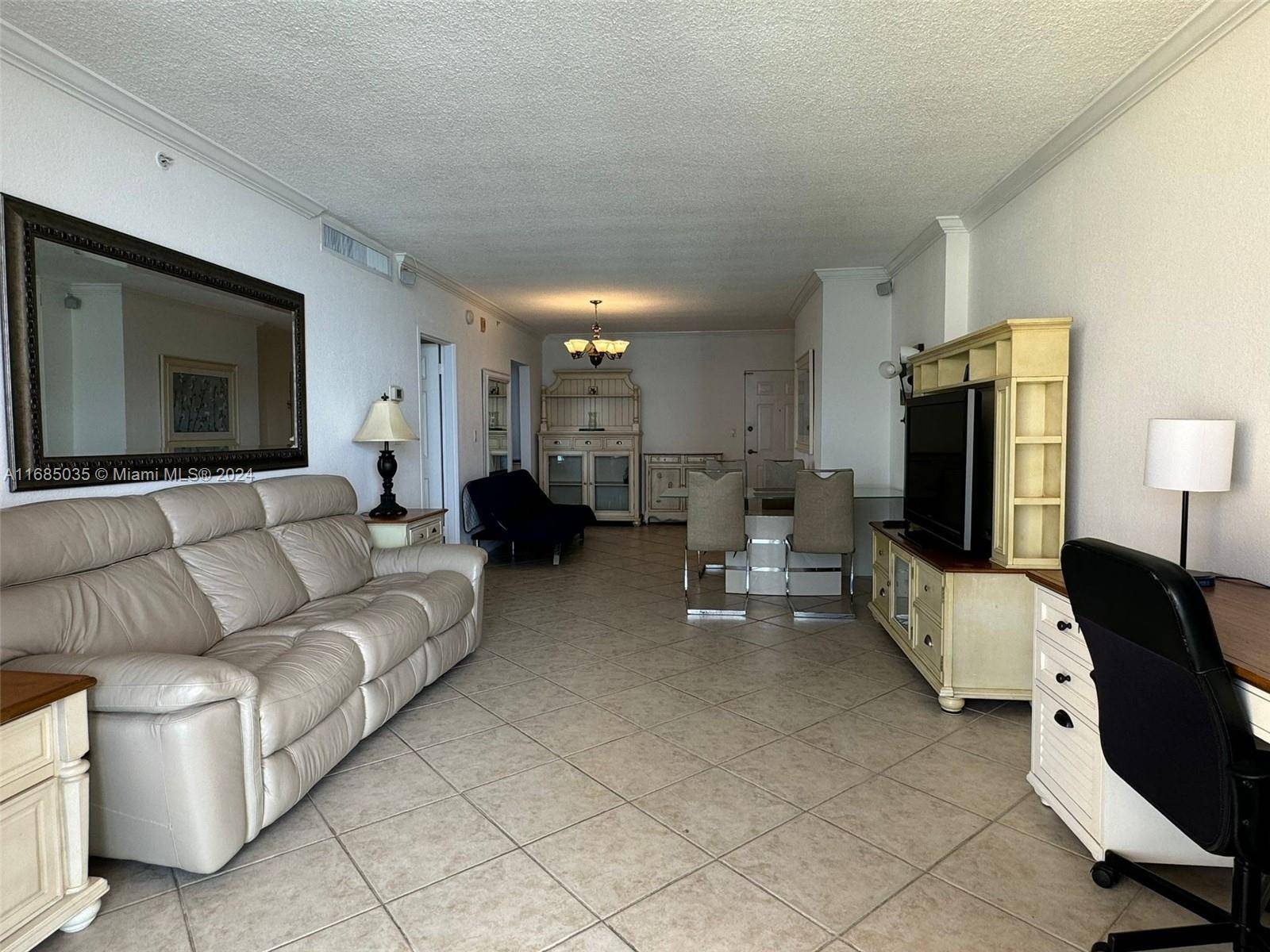 Hollywood, FL 33019,Address not disclosed