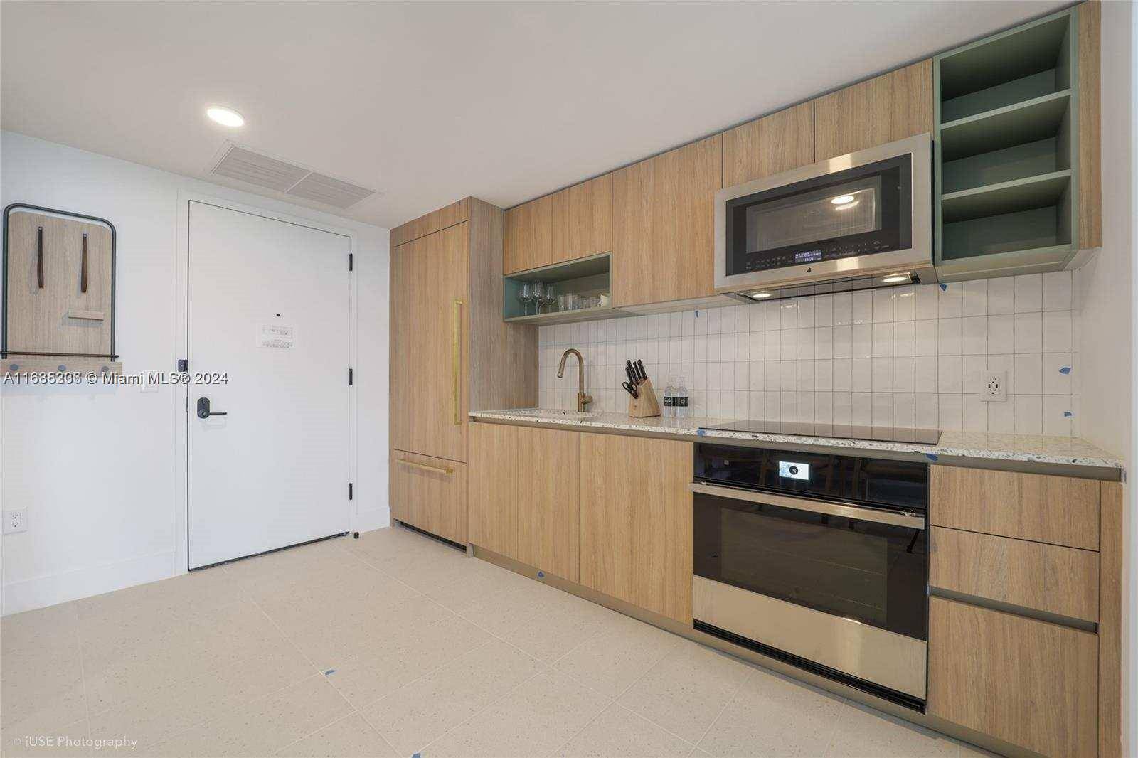 Miami, FL 33132,601 NE 1st #4113