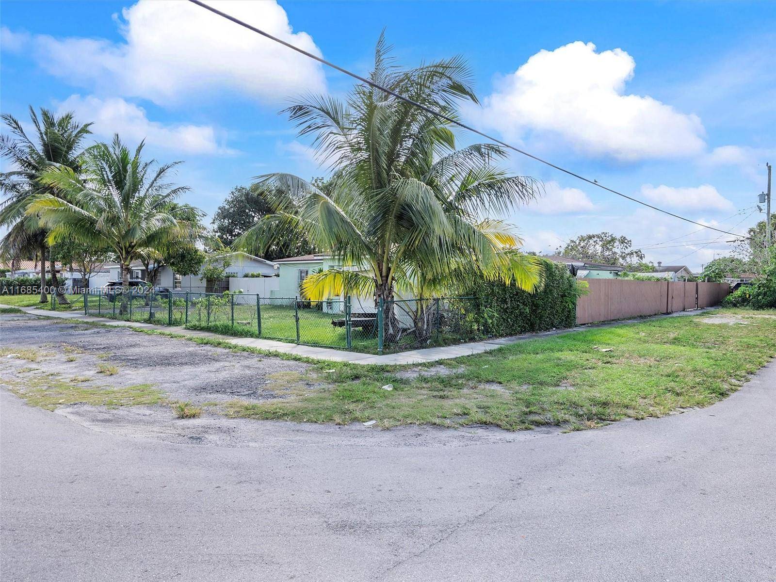 Hialeah, FL 33013,710 E 39th St