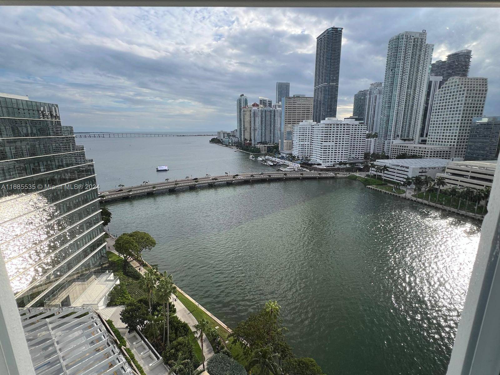 Miami, FL 33131,701 Brickell Key Blvd #1812