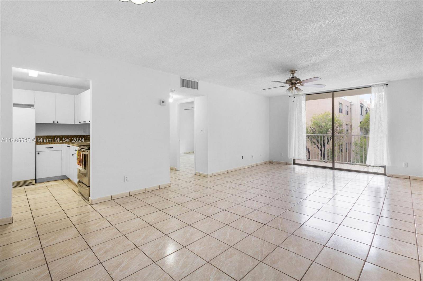 Miami, FL 33126,8405 NW 8th St #310