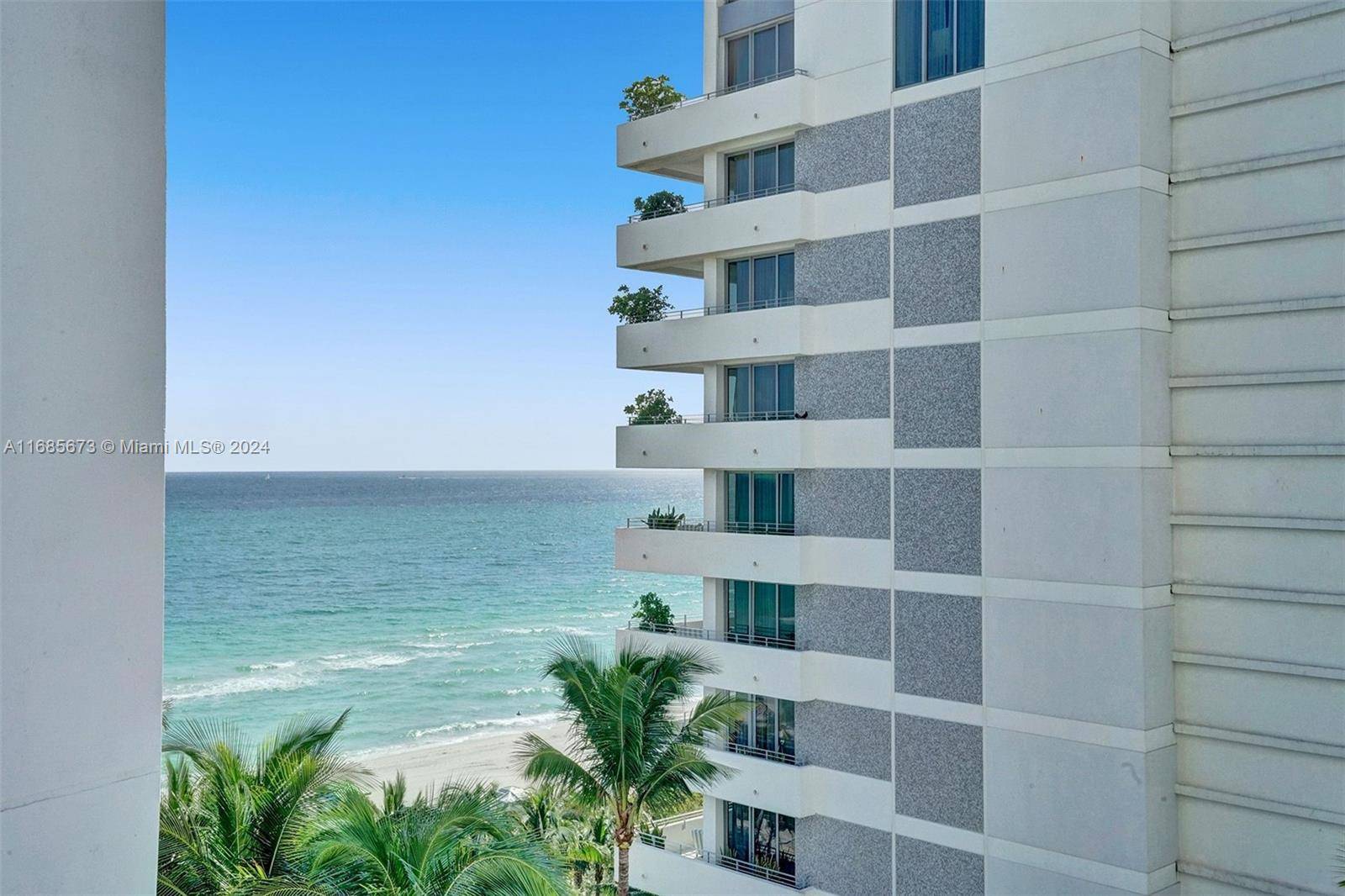 Miami Beach, FL 33140,4391 Collins Ave #915