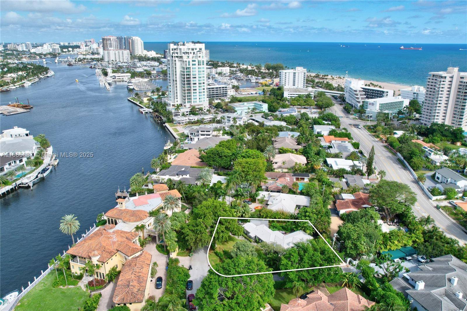 Fort Lauderdale, FL 33316,1236 E Lake Dr