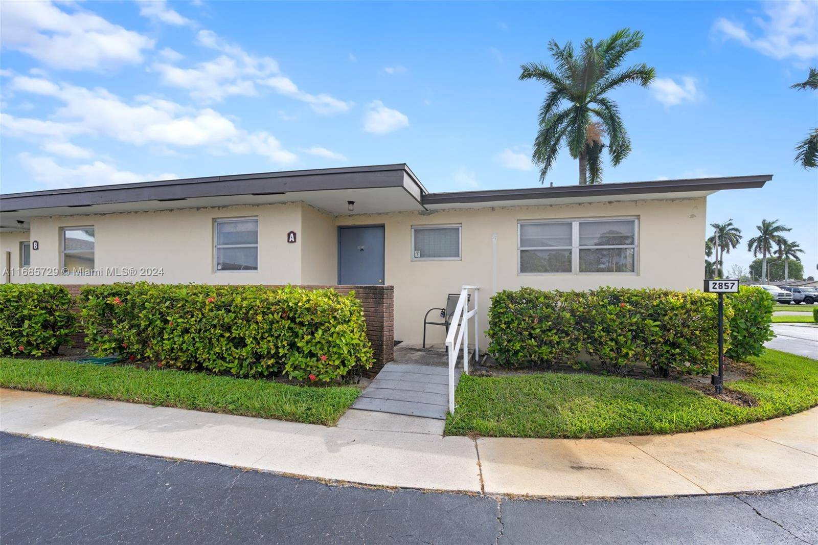 West Palm Beach, FL 33415,2857 W Ashley Dr W #A