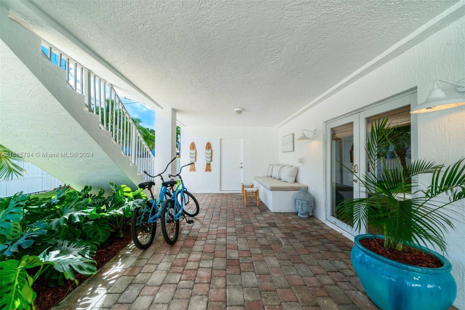 Islamorada, FL 33036,190 Gulfview Dr