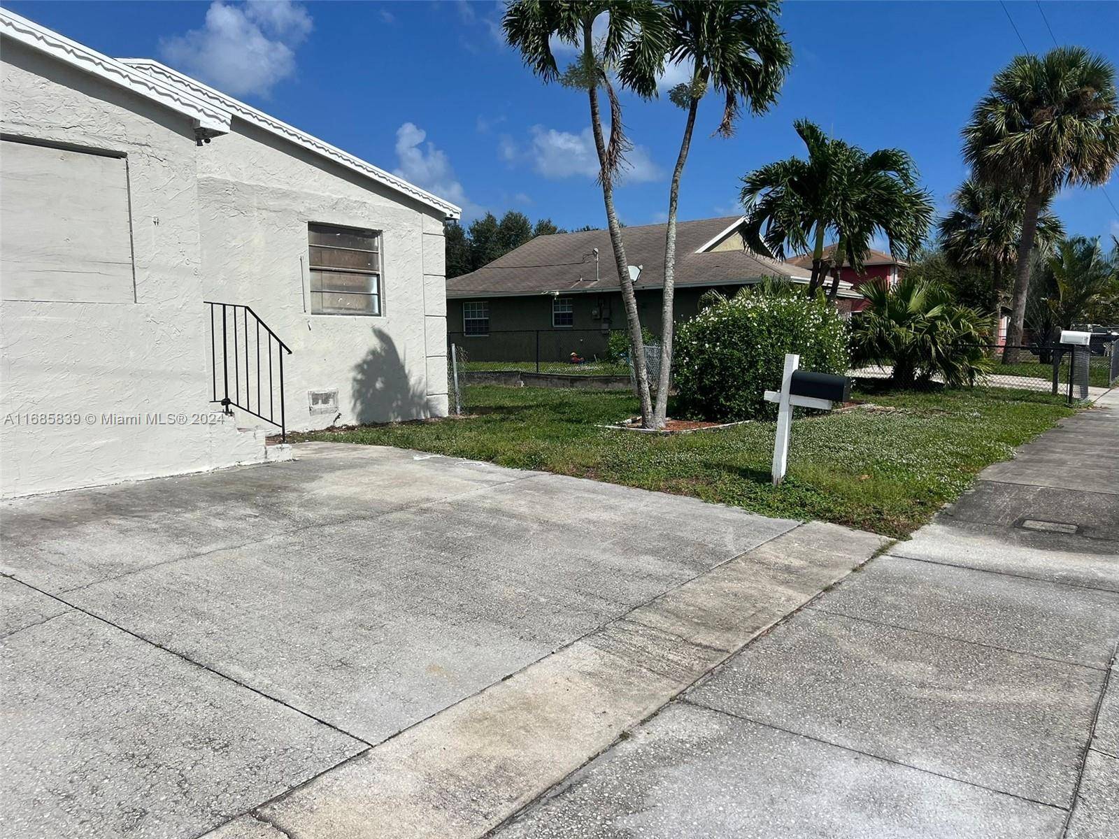 Riviera Beach, FL 33404,1408 W 33rd St
