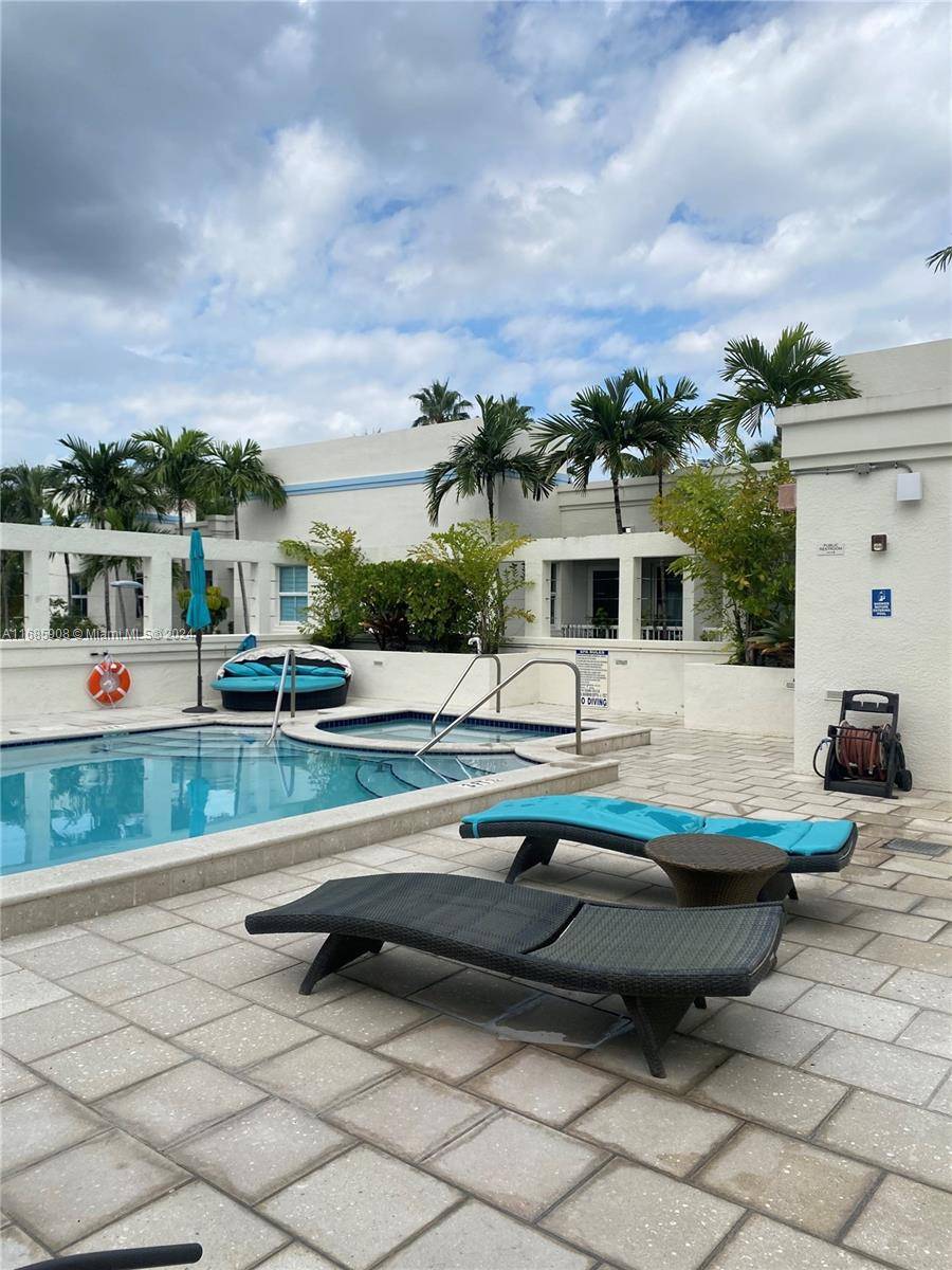 Surfside, FL 33154,9172 Collins Ave #302