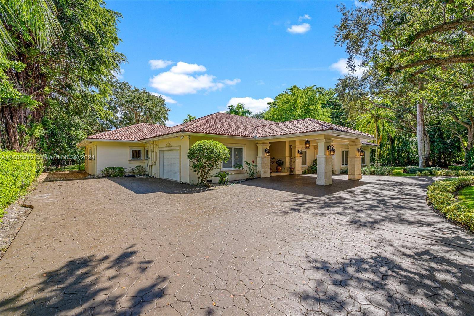 Pinecrest, FL 33156,10735 SW 58th Ave