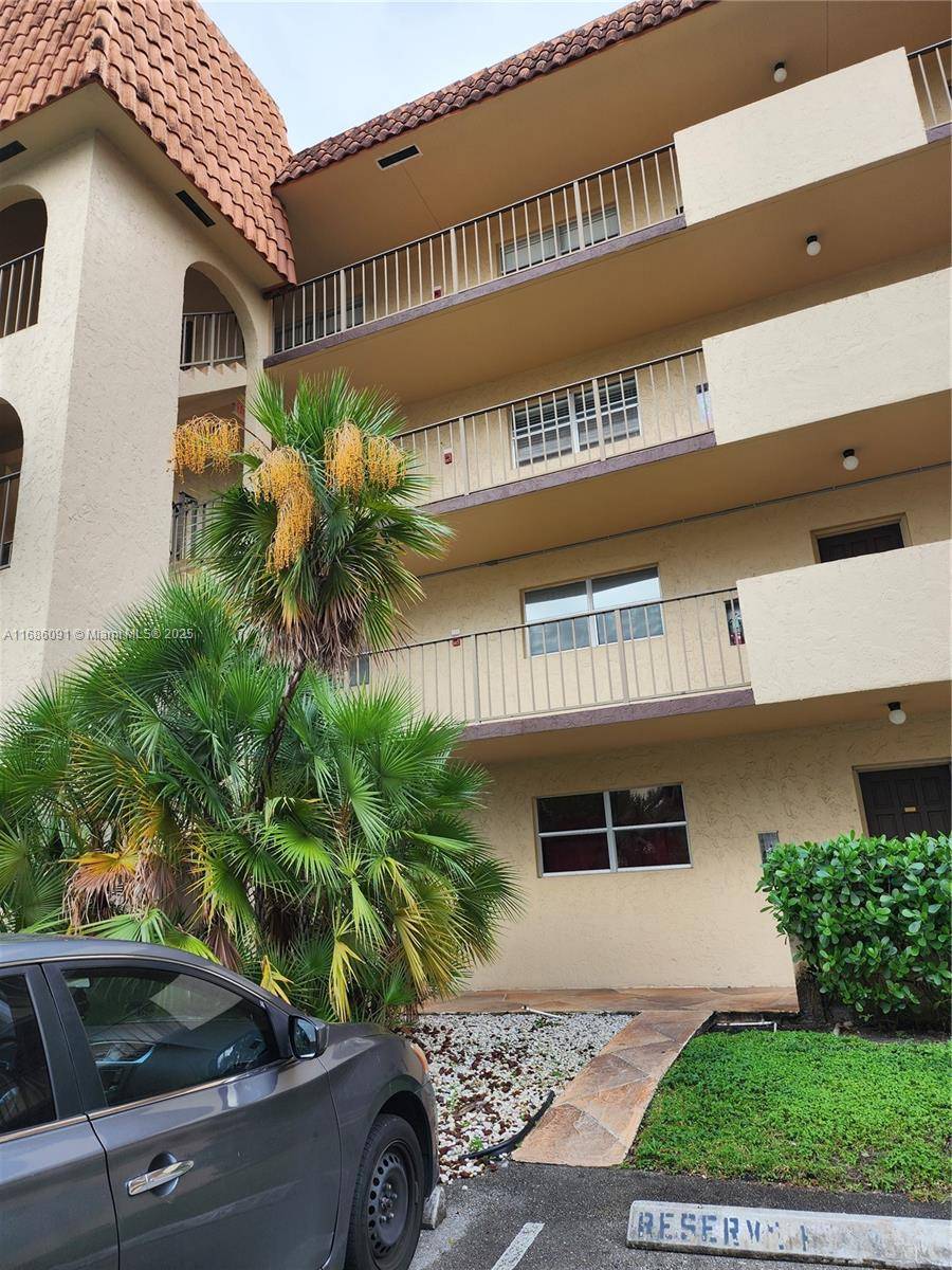 Lauderhill, FL 33319,6300 S Falls Cir Dr #212