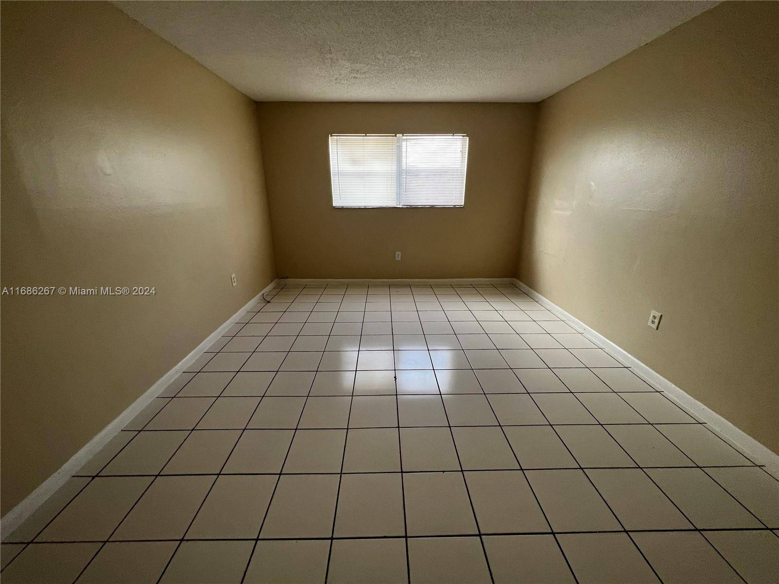 Lauderdale Lakes, FL 33311,3610 NW 21st St #207