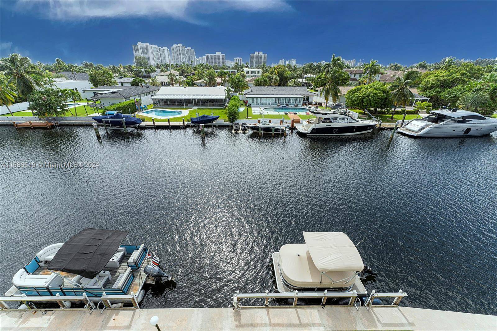 Hallandale Beach, FL 33009,455 Paradise Isle Blvd #402