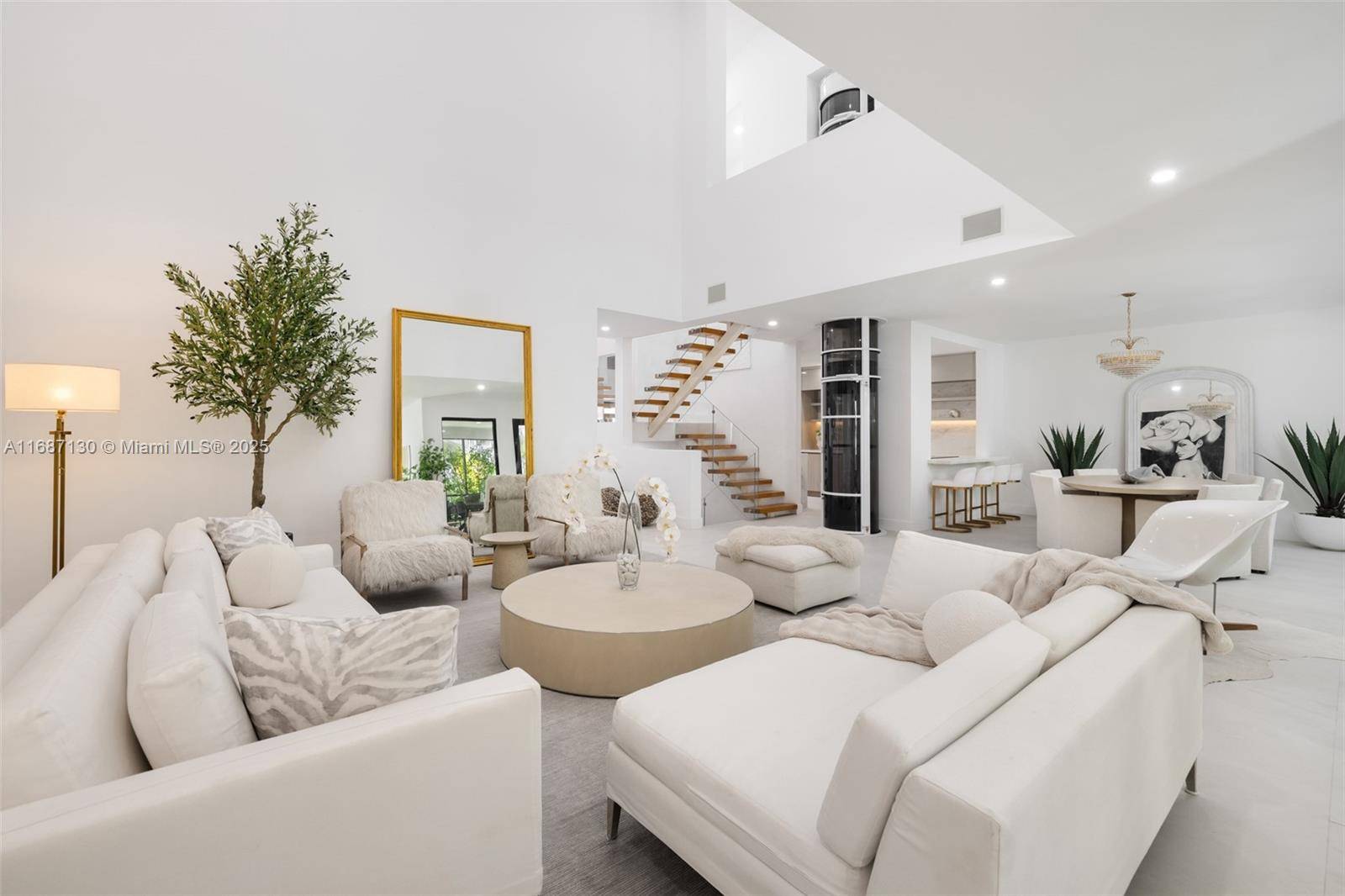 Coconut Grove, FL 33133,2000 S Bayshore Dr #4