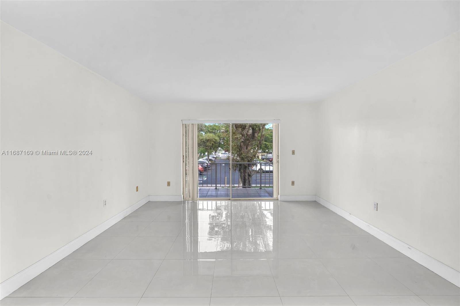 Miami, FL 33183,13700 SW 62nd St #216
