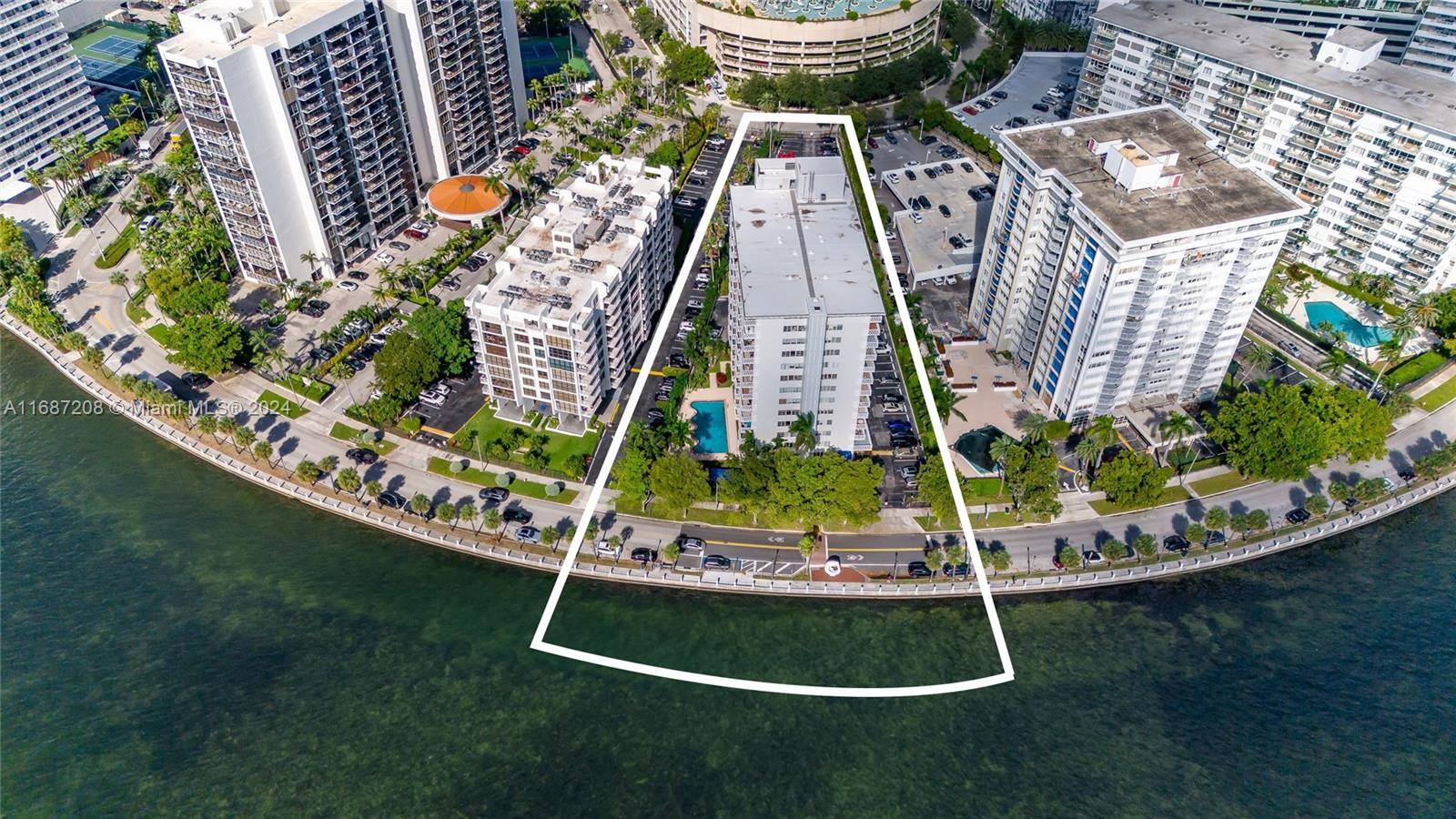 Miami, FL 33131,1430 Brickell Bay Dr #403