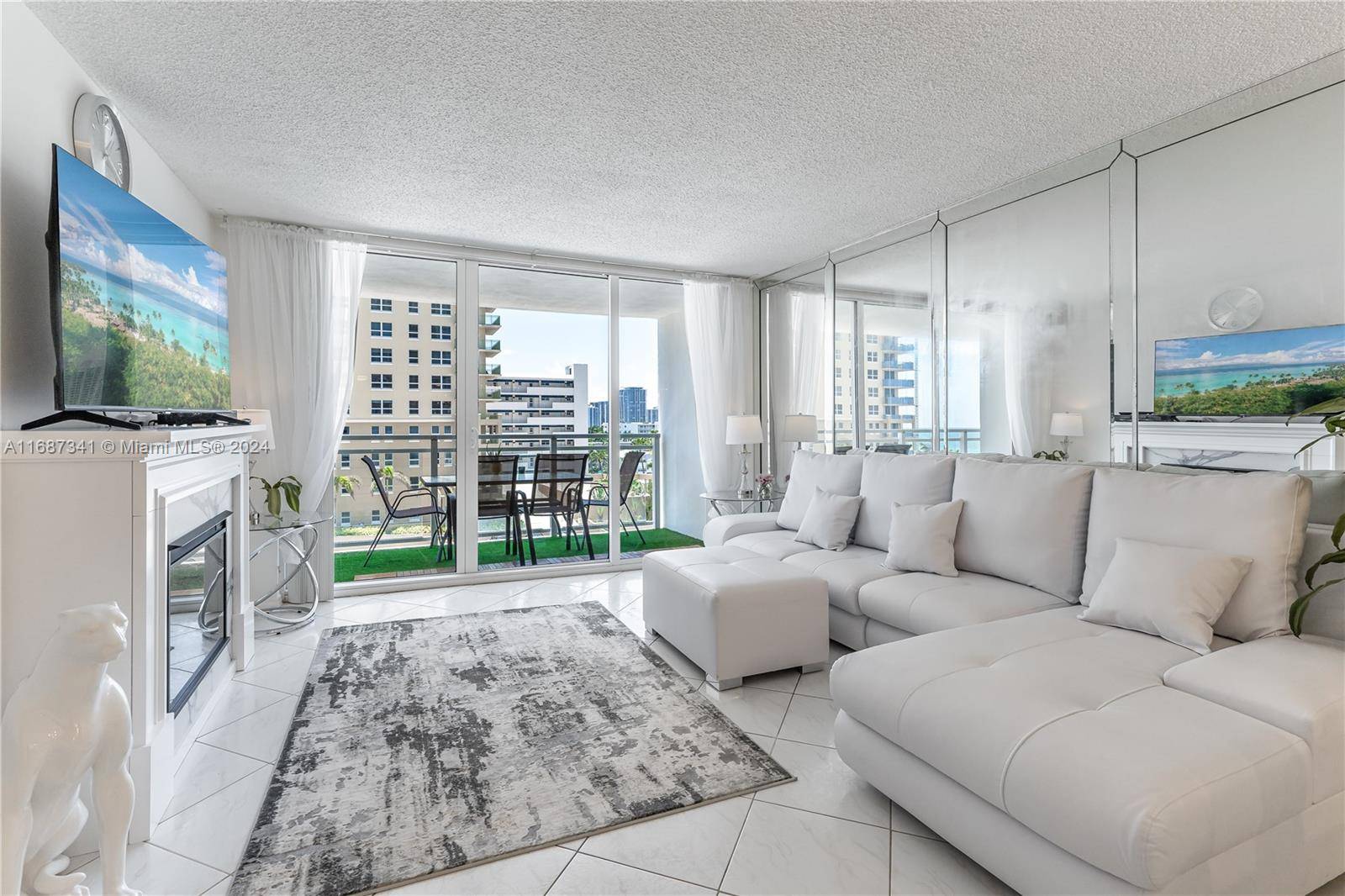 Hallandale Beach, FL 33009,2030 S Ocean Dr #411