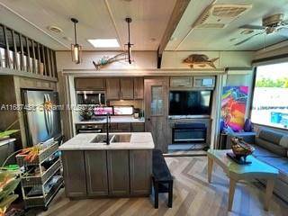 Key Largo, FL 33037,325 Calusa St #475