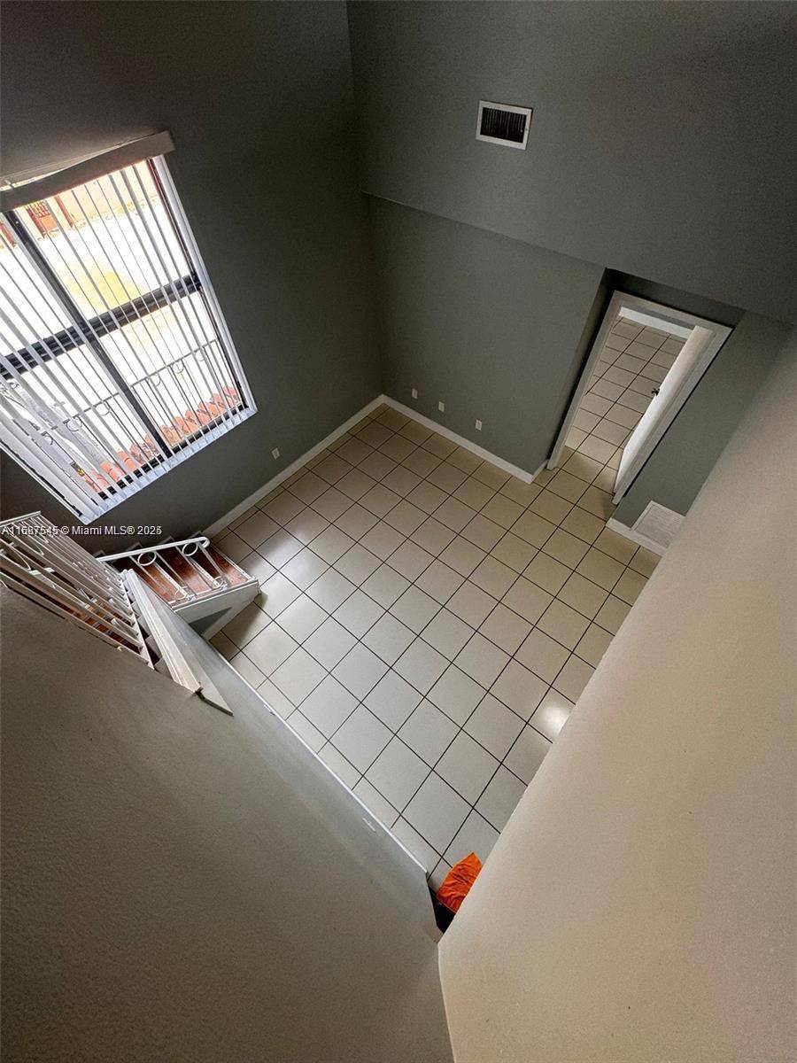Hialeah, FL 33016,2780 W 63 ST #206