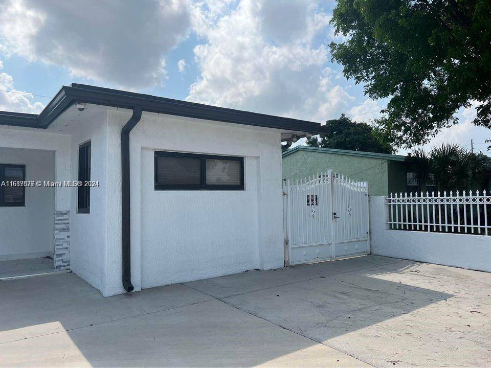 Miami Gardens, FL 33055,18030 NW 42nd Ct