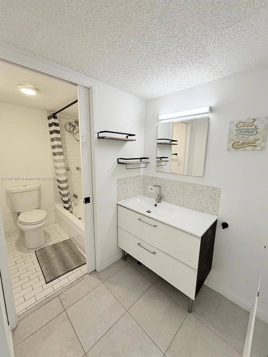 Sunny Isles Beach, FL 33160,16909 N Bay Rd #420